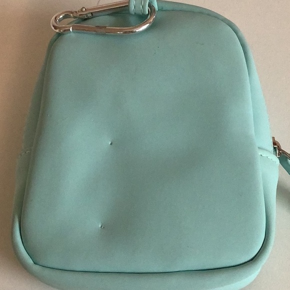 Claire’s Kids Mint Green Mini Backpack Keychain with Letter P - Picture 2 of 3